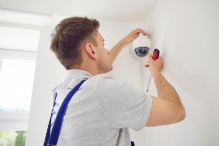 Comment optimiser la durée de vie de votre ascenseur grâce à une maintenance régulière ?